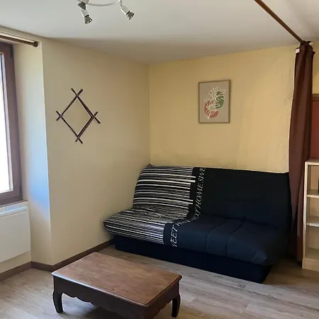 Casa de Férias Indépendant 4 à 6 Personnes Rouffignac Saint-Cernin